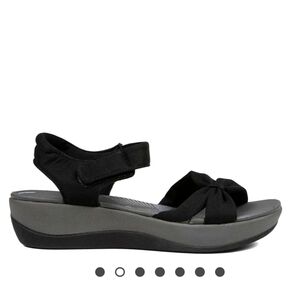 Clarks Women's Sandals Black CLOUD STEPPERS STRAP SANDAL